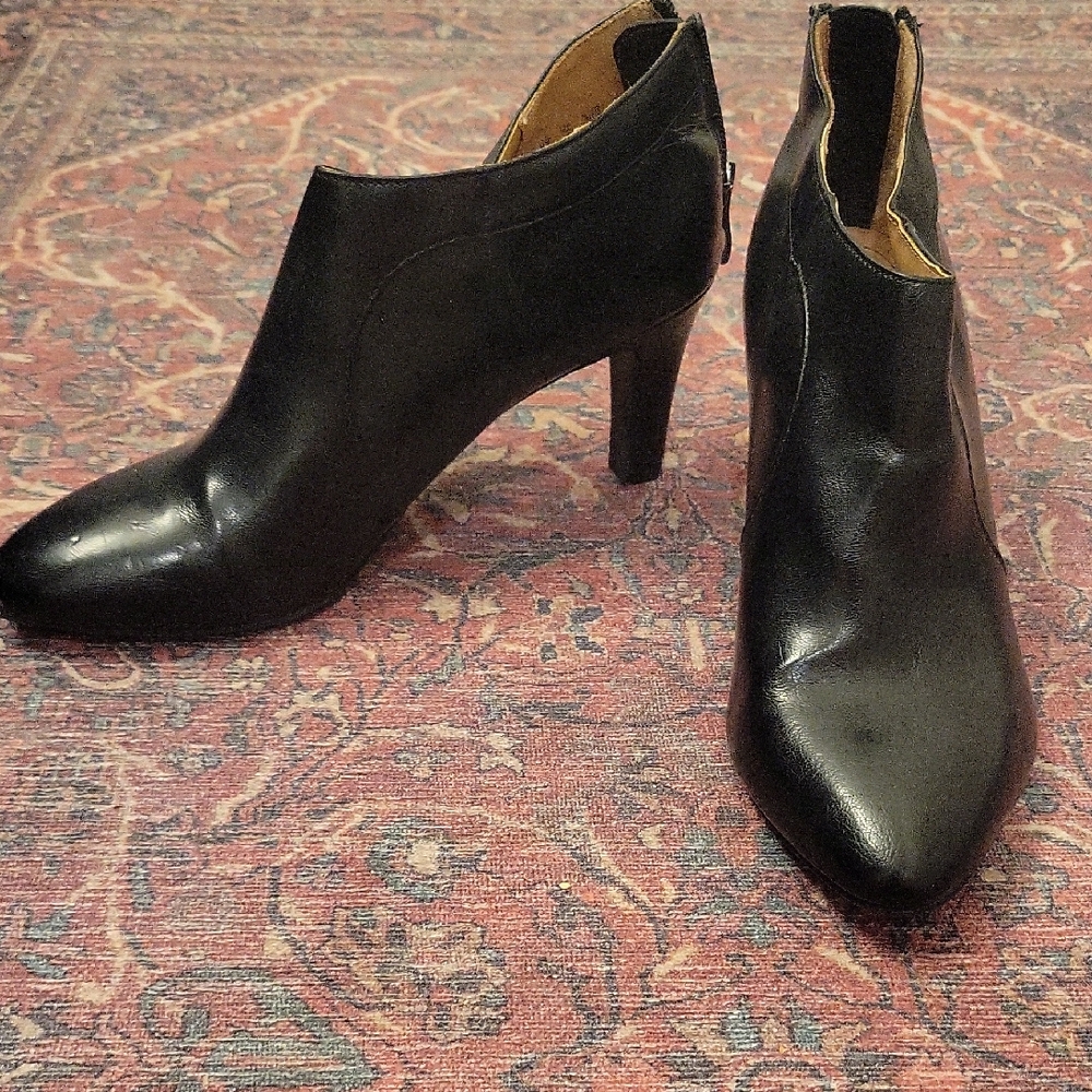 Life Stride Sz8 Black Heeled Boots